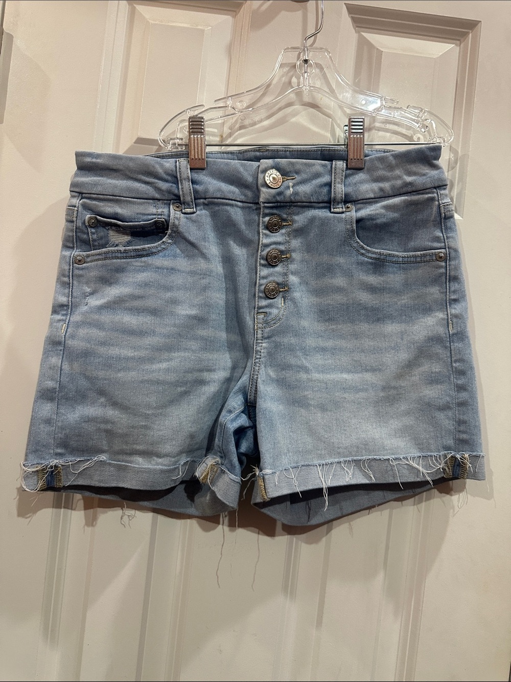 NWOT American Eagle Outfitters Light Blue High-Rise Denim Shorts size 6
